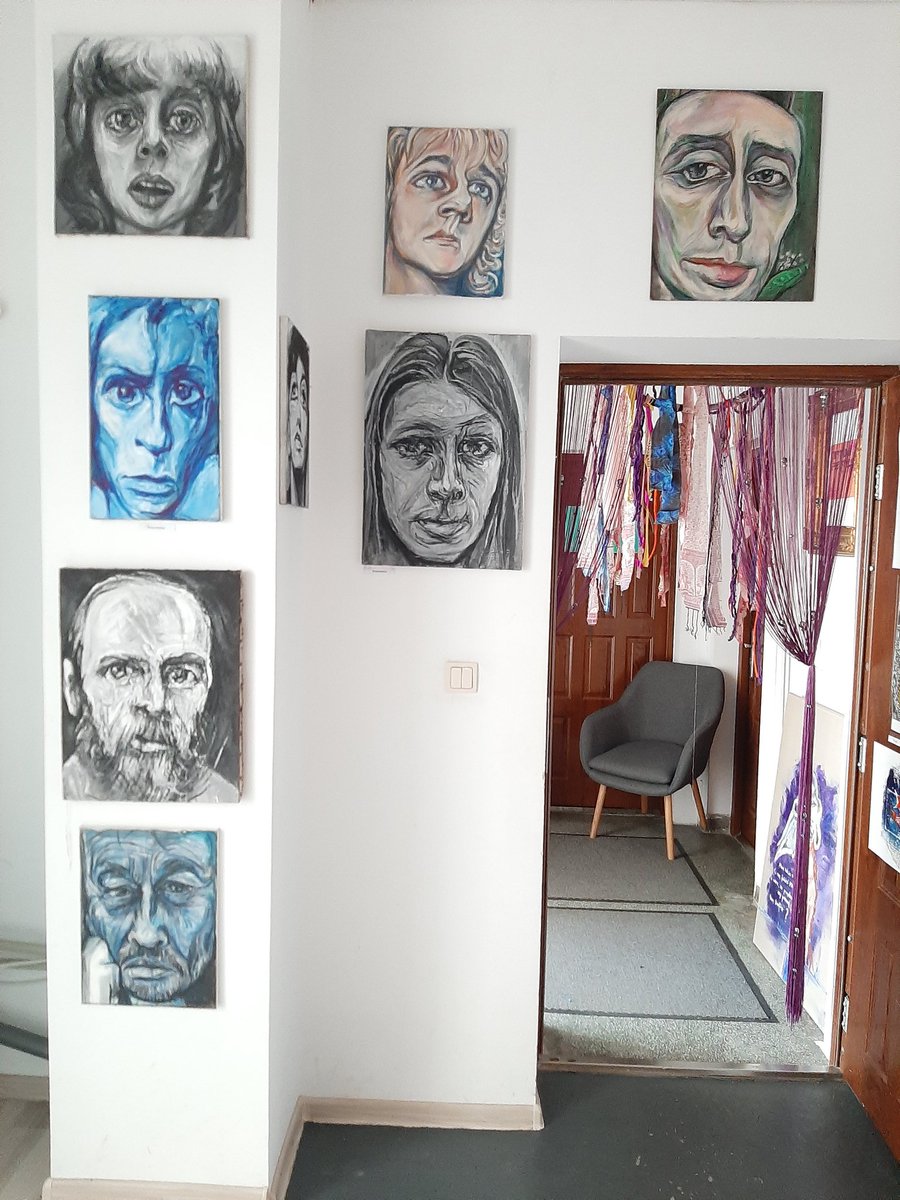 PaulinaKosowsk3's tweet photo. My #Vernisage of my #arts in #Warsaw, #Poland.
On a pictures are stars:
#stanborys
#ericclapton
#wojciechwojda
#sting
#gienekloska #janszpanasewicz #krzysztofjaryczewski #stevelukather
#tomwaits
#kazikstaszewski
#mickjagger
#robertgibb https://t.co/8UjzvAxjM6