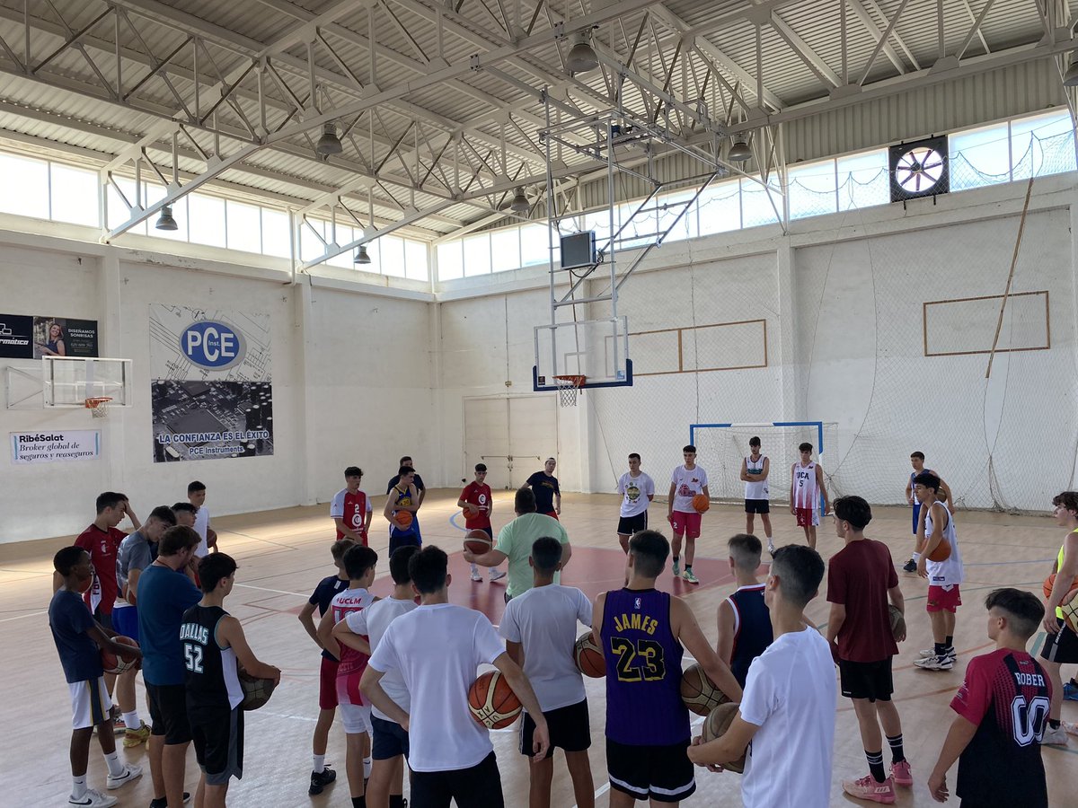 ucacb's tweet photo. 🏀☀️CAMPUS TOBARRA 2023 ☀️🏀

😍 Familia tenemos noticias.. 

🗓️ Del 8 al 15 de julio nos vamos de Campus otro año más! 

➡️ Quedan abiertas las inscripciones desde hoy.

🔗 Toda la información sobre el Campus y el modo de inscripción aquí: https://t.co/zdKRN9BR3L https://t.co/3YnkV2r4XT