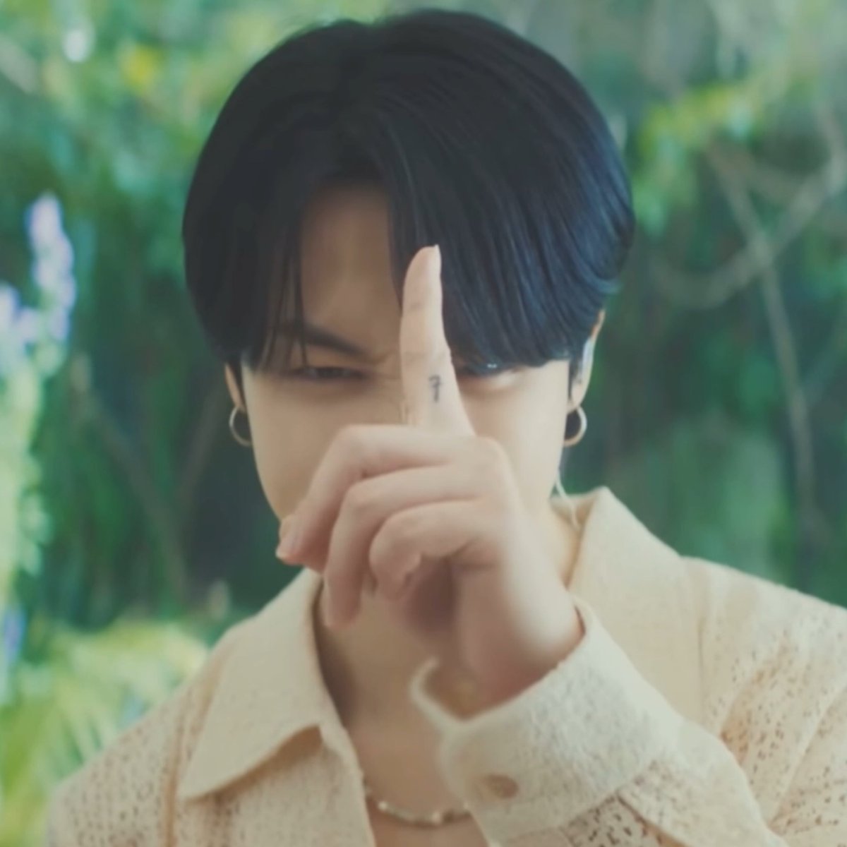 librafolders's tweet photo. ‘7’ 🤍 https://t.co/vlLb95jMoG