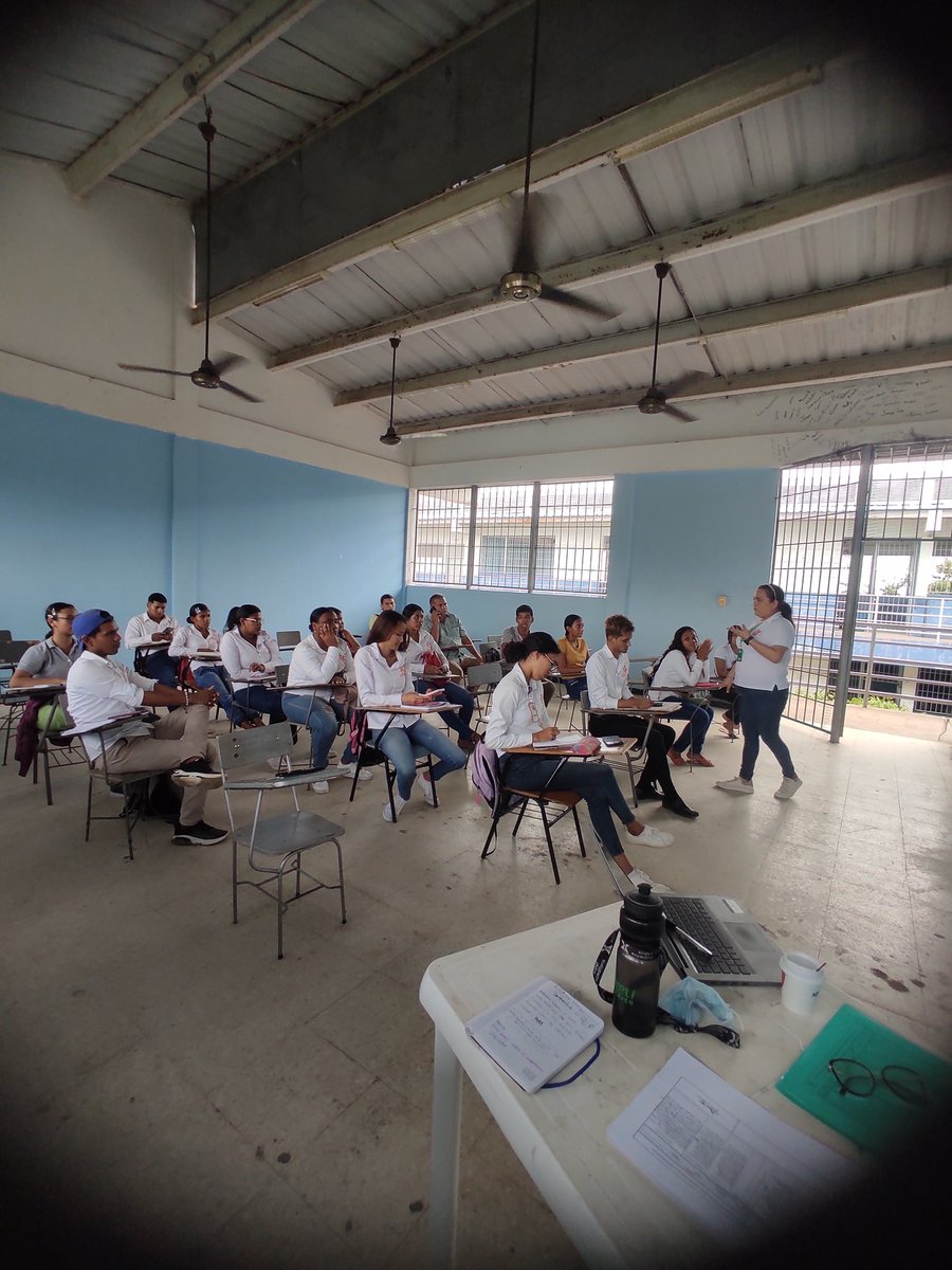 GloriaSafar1's tweet photo. Seguimos comprometidos con el seguimiento y evaluación de etapa productiva a aprendices del Centro Agropecuario y de Biotecnología el Porvenir. Jornada de sensibilización con aprendices del municipio de Lorica.
@TrinielenaC @HumbertoPatern  @senaencordoba https://t.co/saIqvQbSjO