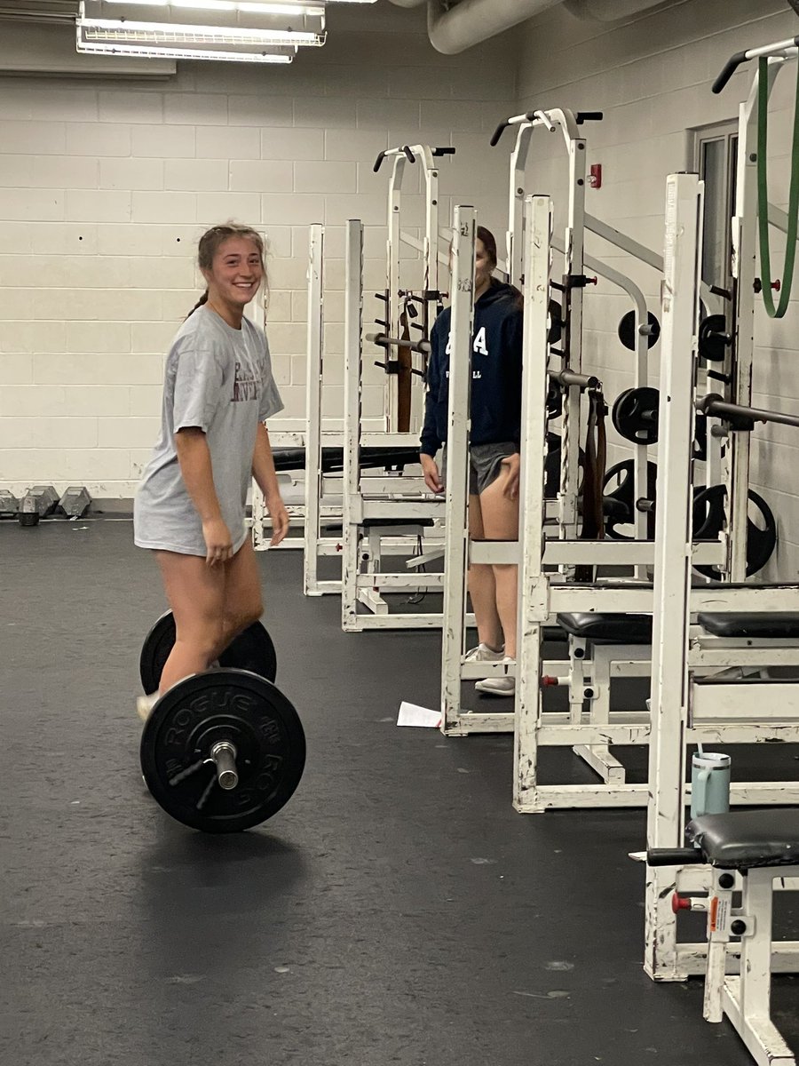 Shout out to <a href="/MahriManz/">Mahri Manz</a> for playing 14 innings last night, getting back home after 1 AM and showing up in the weight room to get better at 7:30 this morning!@LCTitanSoftball