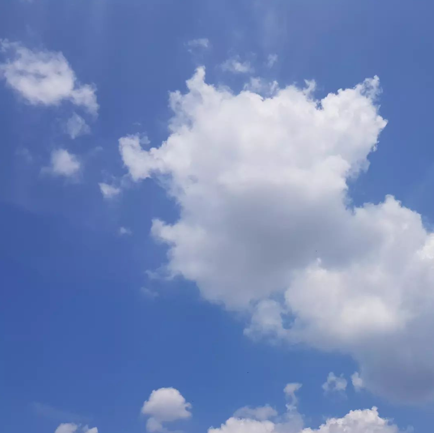 GM 🌞
Brush a sense of presence, share a blue sky to you