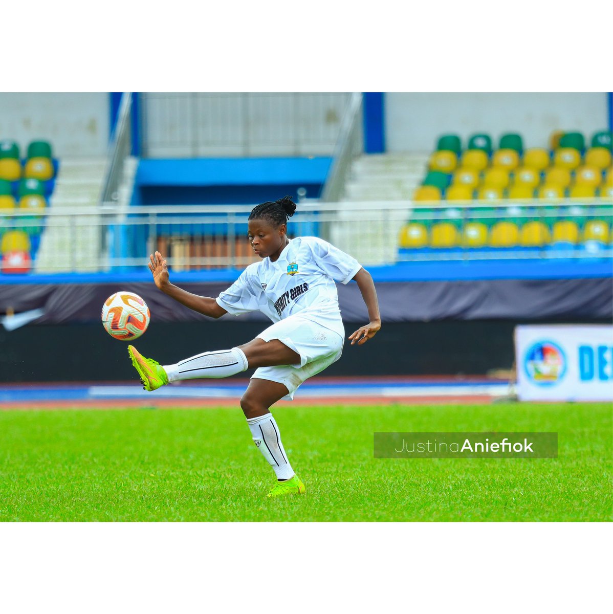 Justinaaniefiok's tweet image. MATCH DAY 2 📸

Bayelsa Queens 1-0 Robo Queens  

⚽Sabastine Flourish 57' 

#NWFL23| #BAYROB #nwflpremiershipsuper6 
#sportsphotography 
#canon1dxmarkii