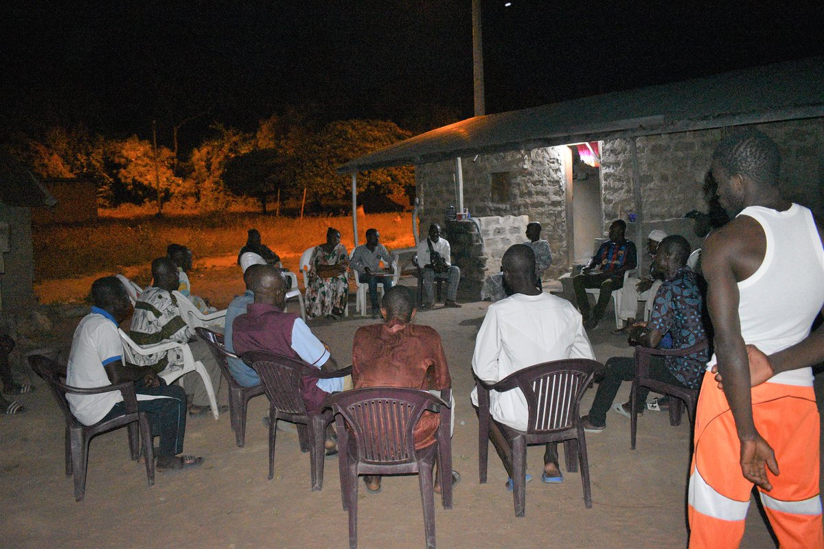 MimeaConsulting's tweet photo. Discussions et échanges avec les populations locales du parc national de la Comoé pour la mise en œuvre de notre projet de conservation communautaire du chat doré africain. Village cible du projet village de Depingo, Lambira et Primou (Secteur Nassian).
#AfricanGoldenCatProjet. https://t.co/FvMPvCDC9A