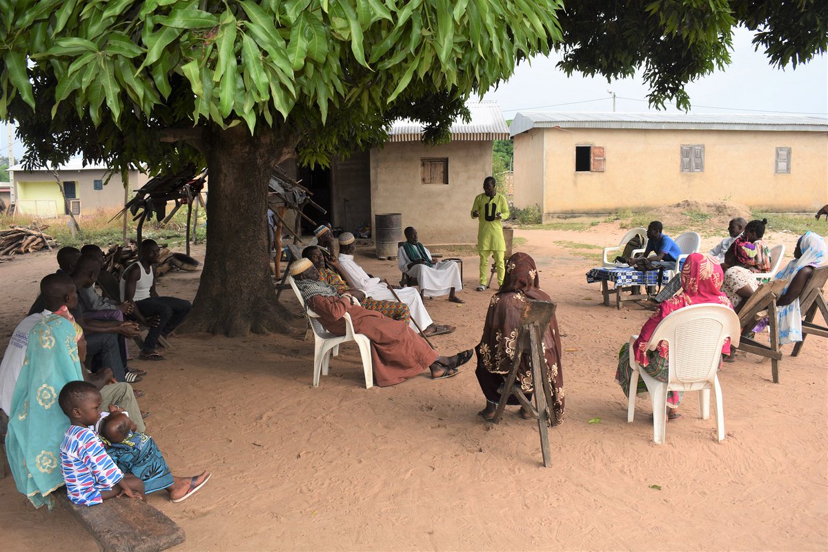 MimeaConsulting's tweet photo. Discussions et échanges avec les populations locales du parc national de la Comoé pour la mise en œuvre de notre projet de conservation communautaire du chat doré africain. Village cible du projet village de Depingo, Lambira et Primou (Secteur Nassian).
#AfricanGoldenCatProjet. https://t.co/FvMPvCDC9A