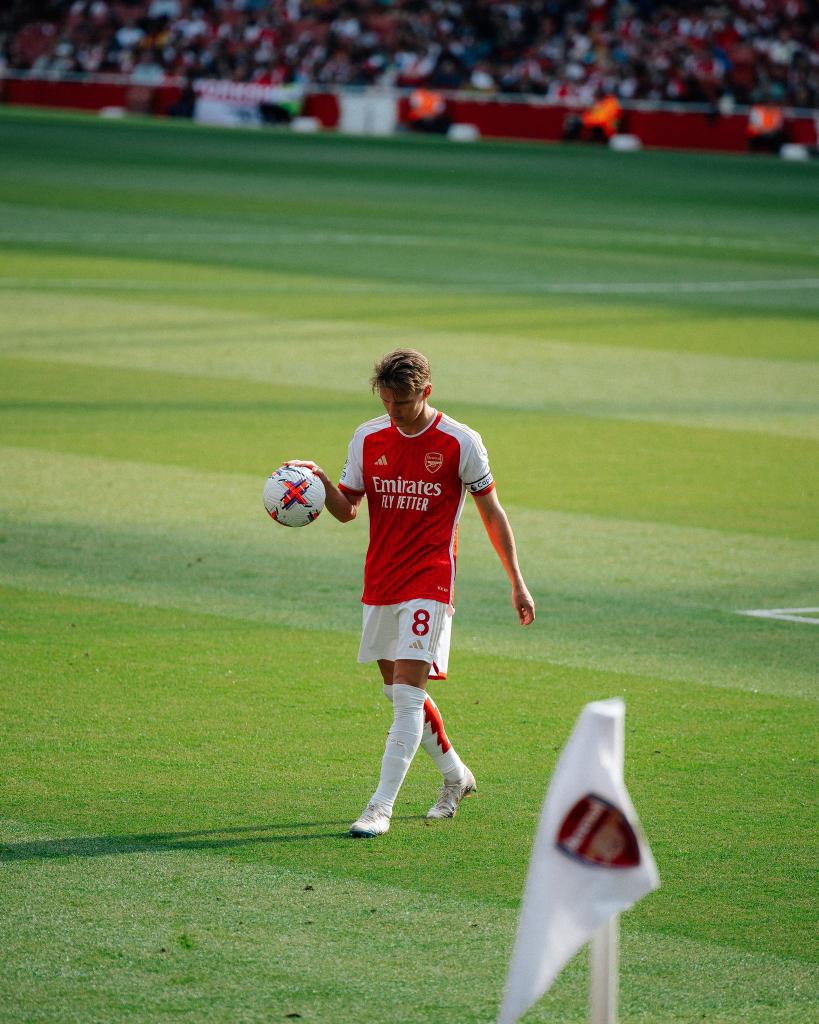 nonewthing's tweet image. Here&apos;s how to measure player value at the highest level. It differs slightly for defenders and attackers but in general:

—What are their unstoppable qualities (usable in all circumstances against all levels of oppositions)?
—In how many zones can they operate and at what level?