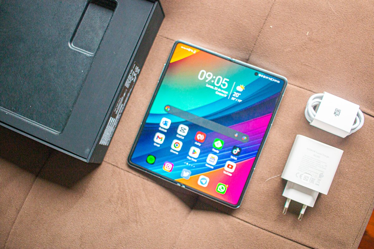 NiusGeekCom's tweet photo. Probamos el nuevo HONOR Magic Vs, un teléfono plegable que llegará al mercado peruano en los próximos días ¿Vale la pena?

https://t.co/3koeMVVjWA https://t.co/WB0Xwde8zQ