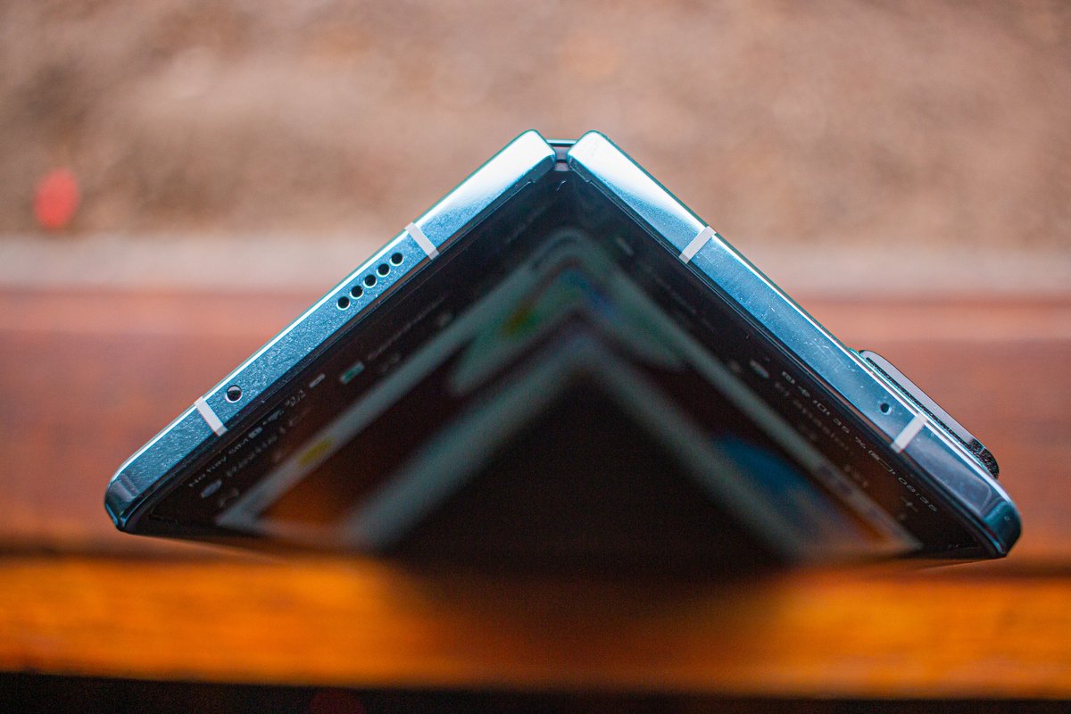 NiusGeekCom's tweet photo. Probamos el nuevo HONOR Magic Vs, un teléfono plegable que llegará al mercado peruano en los próximos días ¿Vale la pena?

https://t.co/3koeMVVjWA https://t.co/WB0Xwde8zQ