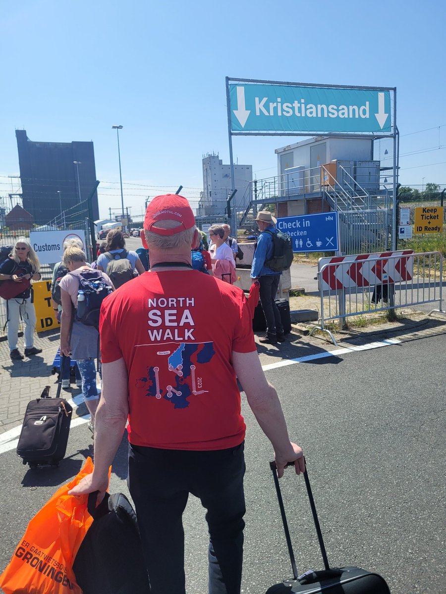 TochtomdeNoord's tweet photo. Trossen los! Een paar heerlijke dagen Noorwegen voor de boeg🇸🇯 ☀️😎 De langverwachte North Sea Walk 2023 is eindelijk begonnen! 

#wandelen #Noorwegen #ontdekken #northseawalk #hollandnorwaylines #ontdekkingstocht #tochtomdenoord https://t.co/8fsuEf8Ofy
