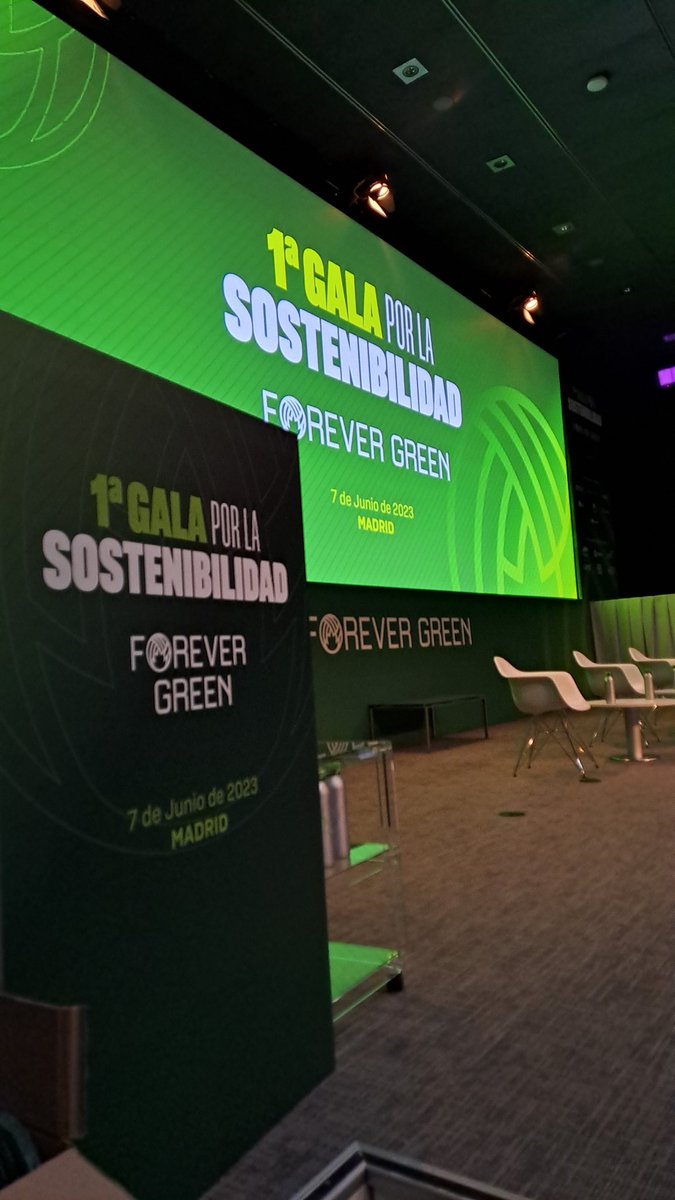RTVBetis's tweet photo. 📺 Sigue en @RTVBetis la primera Gala por la Sostenibilidad 'Forever Green', que se celebra en el auditorio de Telefónica de Madrid ♻️💚 

Desde las 16:30h, en DIRECTO ▶️ https://t.co/VFGZ5RMZJs https://t.co/6Ji9CclVBB