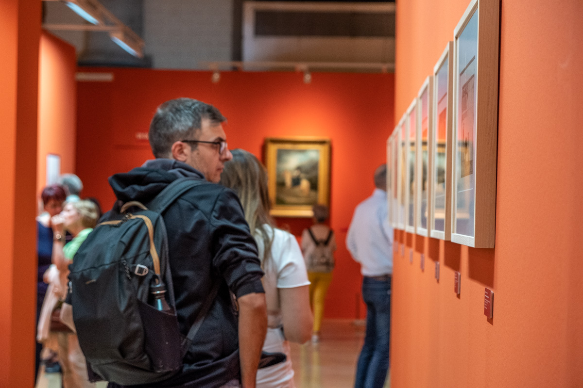 zexposiciones's tweet photo. Desde que se inauguró, cientos de personas ya han visitado la exposición #yosoygoya en La Lonja, y han descubierto secretos y curiosidades de la Zaragoza que vivió #Goya. Y tú, ¿la has visitado ya? Pues date prisa, éste es el último mes para hacerlo. 
#zexposiciones https://t.co/3of0pBY26h