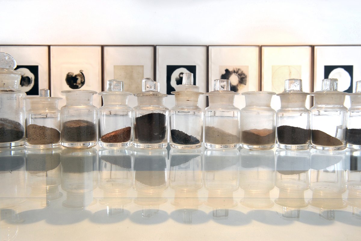 modelsligo's tweet photo. Listening to Soil, 2022, by @siomcdonald, soil samples collected across Europe, glass bottles.
Exhibition ‘The Boglands are Breathing’ at The Model until Sat. 8 July 2023.
#Exhibition #modelsligo #sligoarts #irishart #irishartist #womenartist #sligo #sligowhoknew #NatPro https://t.co/7av0a4NcY0