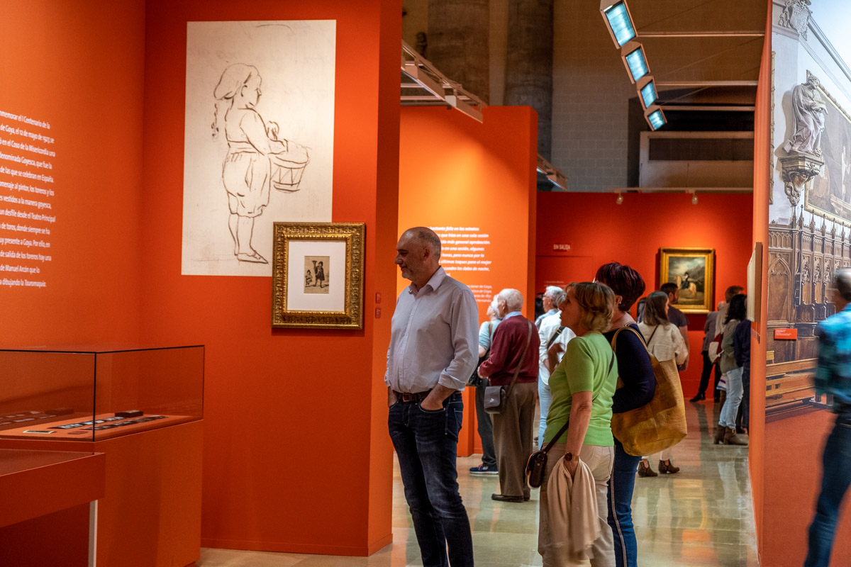 zexposiciones's tweet photo. Desde que se inauguró, cientos de personas ya han visitado la exposición #yosoygoya en La Lonja, y han descubierto secretos y curiosidades de la Zaragoza que vivió #Goya. Y tú, ¿la has visitado ya? Pues date prisa, éste es el último mes para hacerlo. 
#zexposiciones https://t.co/3of0pBY26h