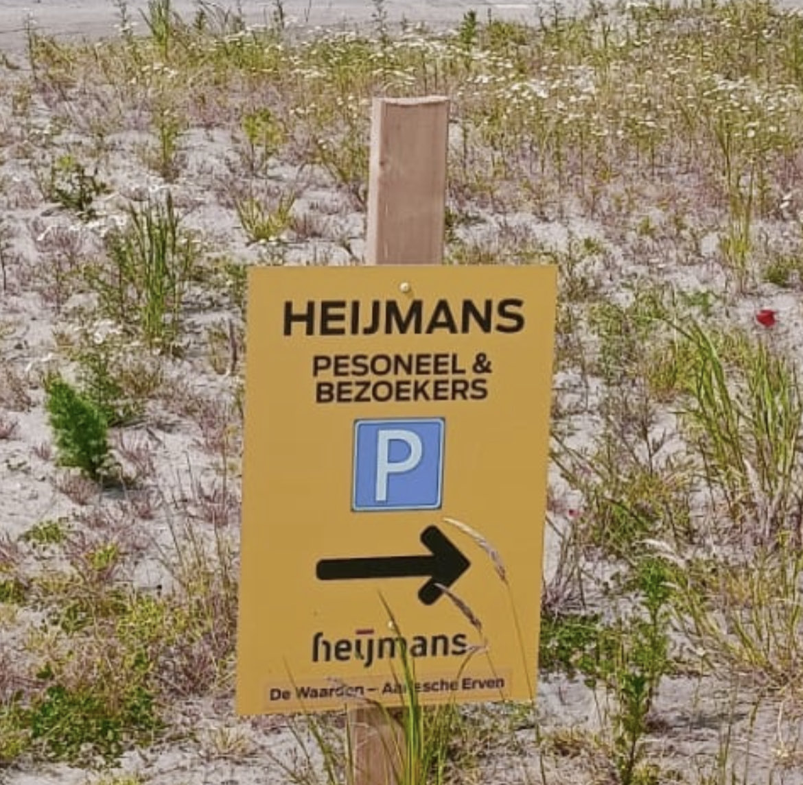 Ik hoop dat de firma ⁦<a href="/heijmansnl/">Heijmans</a>⁩ beter gaat bouwen in ⁦<a href="/GemeenteBest/">Gemeente Best</a>⁩ dan dat ze kunnen schrijven. 😂 Maar met 100 jaar ervaring zal dat wel goed komen. Van harte gefeliciteerd! Groeten van een collega-ontwikkelaar ⁦<a href="/MGMprojecten/">MGMprojecten</a>⁩