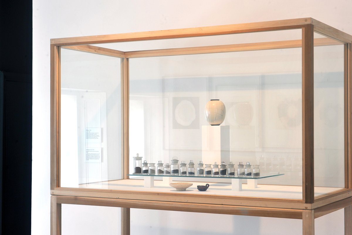 modelsligo's tweet photo. Listening to Soil, 2022, by @siomcdonald, soil samples collected across Europe, glass bottles.
Exhibition ‘The Boglands are Breathing’ at The Model until Sat. 8 July 2023.
#Exhibition #modelsligo #sligoarts #irishart #irishartist #womenartist #sligo #sligowhoknew #NatPro https://t.co/7av0a4NcY0