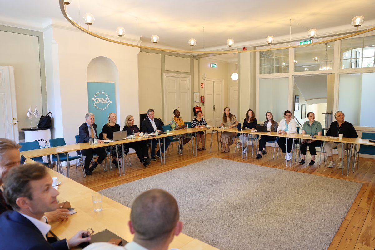 We're thrilled to welcome the incoming🇫🇮#CBSSPresidency,CSO Delegation,headed by <a href="/HelenaTuuri/">Helena Tuuri</a> &amp; @kaisaarkkila, at <a href="/CBSSsecretariat/">CBSS Secretariat</a>! Over the next 2 days, we'll be discussing future cooperation &amp; initial🇫🇮priorities. It's going to be a fantastic year ahead with🇫🇮leading the way!🙌