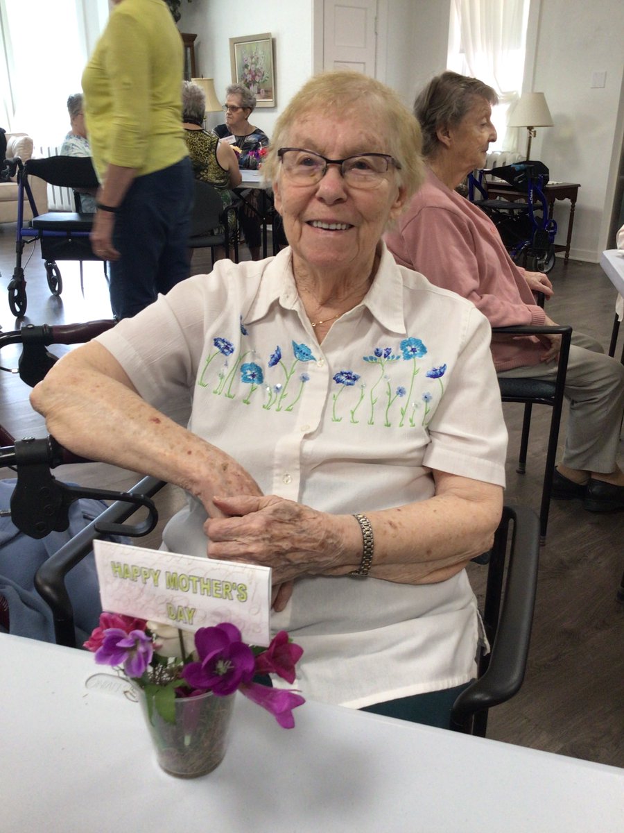 ResidenceWales's tweet photo. Our Activity Department has several awesome Father’s Day and Canada Day celebrations planned for June! 👏 🍁 Before we get into those, I wanted to share the last few Mother’s Day crafts; Shirley Grey, Sylvia Roberts, Yolande Emond, and Yvonne Brulotte are so creative! https://t.co/TzZa6yxOEl