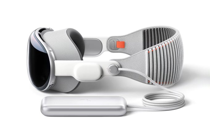 yousaytv's tweet photo. Apple Vision Pro: టెక్నాలజీలో సరికొత్త విప్లవం.. ఐపాడ్, ఐఫోన్, చాట్‌జీపీటీ తర్వాత ఇదే..!

Web Article:-https://t.co/yT1gT3XuQl

#apple #AppleLatestProduct #ApplePro #AppleVisionPro #Canvas #EyeSight #VisionIOS  #WWDC2023 #YouSay https://t.co/Vj8d4YcuzP