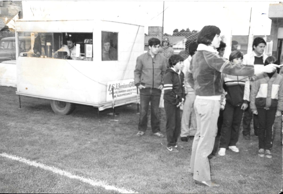 Muchas gracias <a href="/MuseoFangio/">Museo Fangio</a>  por la invitación en vísperas del día del periodista. 
Una mesa muy especial, con amigos, el presidente de la Fundación Fangio Juan Carli y con Luis Ponce de Radio Gabal, donde por primera vez, me abrieron las puertas.