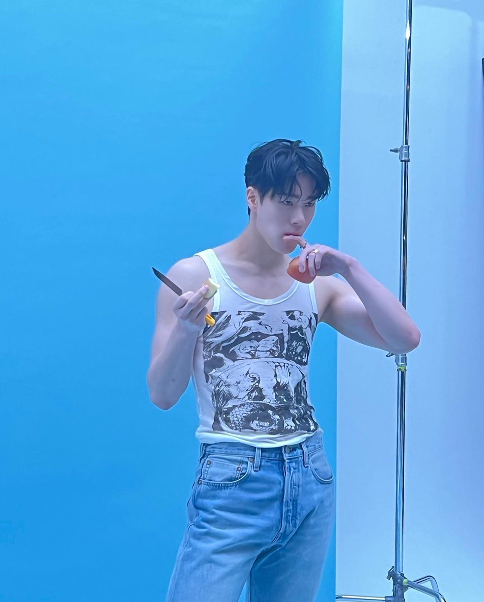 dalbinX2's tweet image. 나의 달 보고싶어