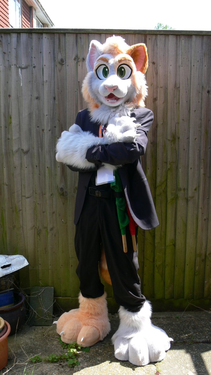 Flange the Station Cat tweet media