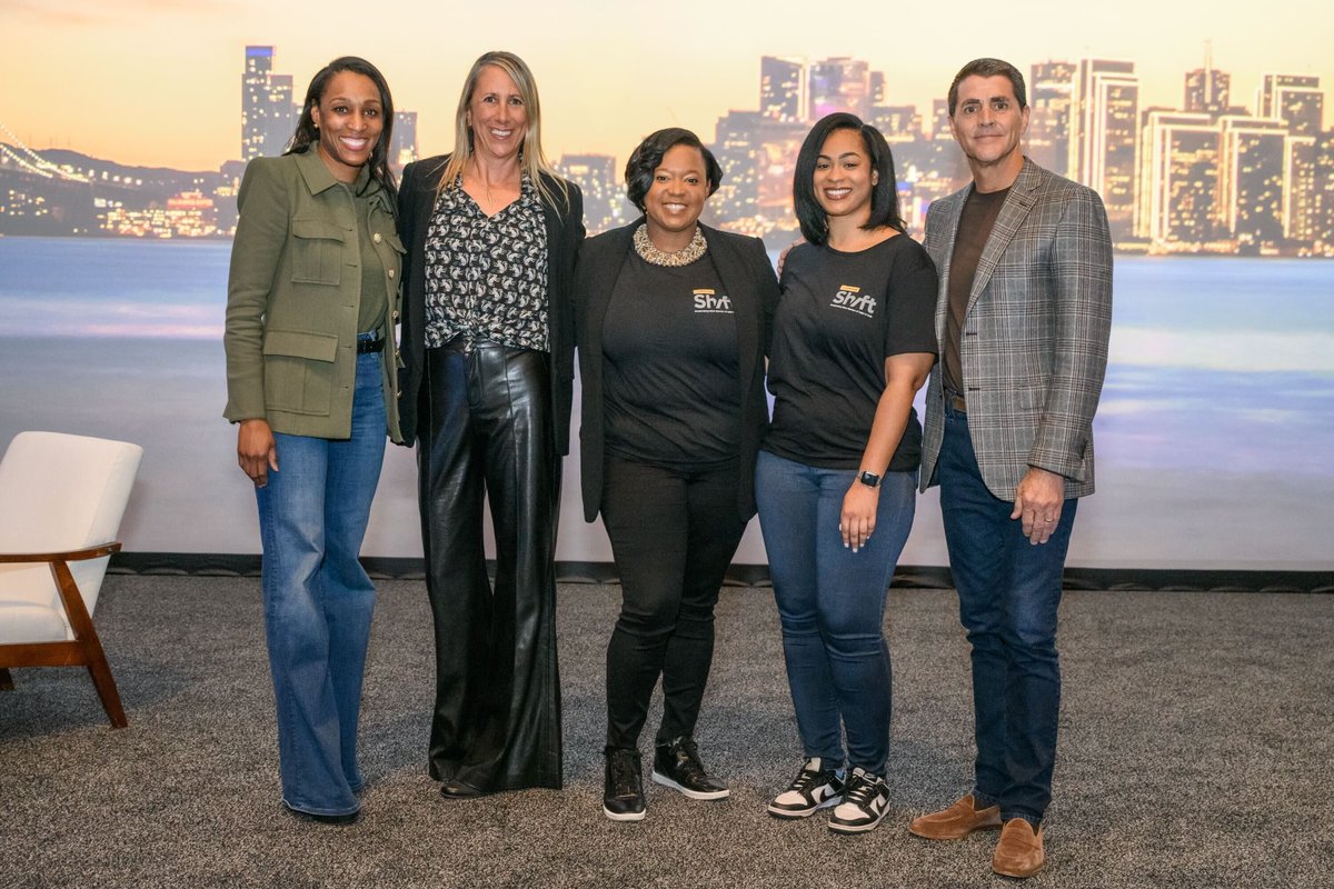 HeatherLove4321's tweet image. We are committed to diversifying the tech workforce. As proud members of @NpowerOrg’s #CommandShift Coalition, we join in recognizing #WOCinTechDay2023, intentionally prioritizing and championing to increase and advance women of color in tech. #TeamWDAY bit.ly/43J7QSX