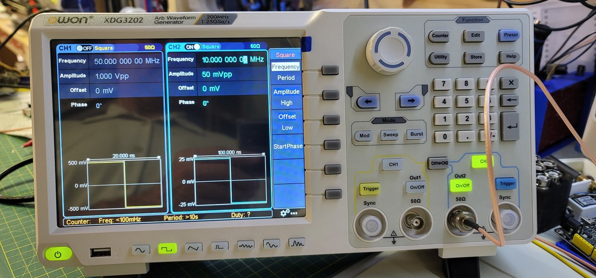 glenbeer's tweet photo. #HP5334A & #Siglent SVA1015X agree on a 10Mhz output from OWON XDG3202 Arbitrary Waveform Generator #WaveformWednesday https://t.co/ZY3TO0Chst