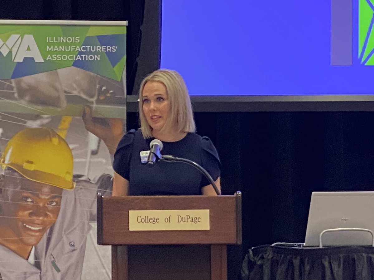 IllinoisMfgAssc's tweet image. Great morning at the second annual Manufacturing Workforce Solutions Summit hosted by the @IMA_Today and @IMECillinois at the @CollegeDuPage. Hundreds of attendees from manufacturing, education, @DeptVetAffairs, &amp;amp; government working collaboratively to address the talent pipeline.