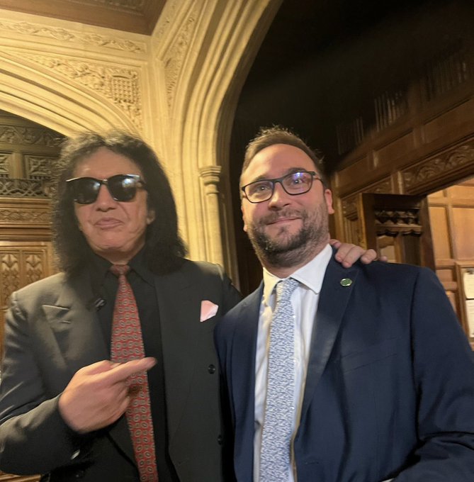 I see @Christian4BuryS—the Tory-turned-Labour MP who failed to get Roger Waters' shows cancelled for antisemitism because he didn't understand the concept of theatrical costume—is today parading around parliament with Gene Simmons from Kiss, who has called Islam 'a vile culture.'