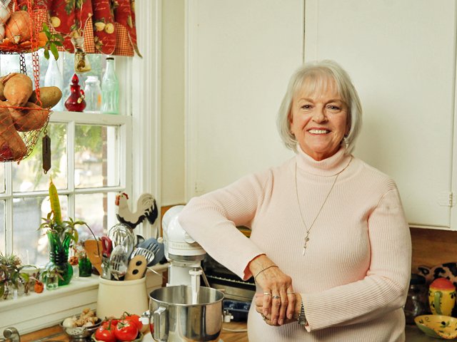 MichaelBanksNC's tweet photo. Meet the South Carolina woman who has won 300-plus ribbons at the @SCStateFair for her cooking and crafts. She believes in fresh ingredients, @CriscoCooking and her Ready Made mixer. #baking #artsandcrafts 
https://t.co/r31KjlJtKi https://t.co/j24PWaZ01v