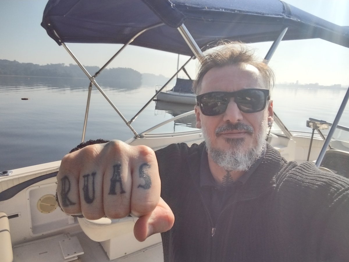 dubvsfolk's tweet photo. Navegar é preciso!!! #navegar #epreciso 👊🏻😎 https://t.co/q900CYOa42