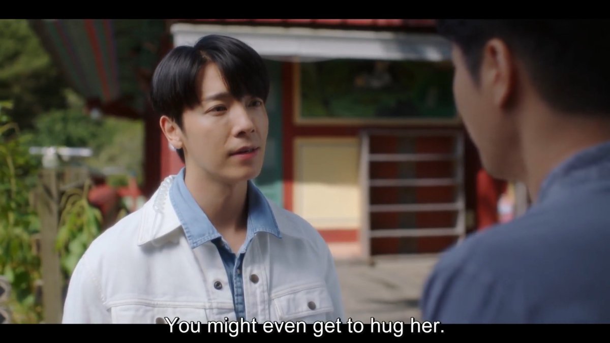 playkdramabingo's tweet photo. Whoa, slow your roll there, Mark Wang CEO of Kingvely. This is a family show. #kdramatwt #kdrama #ohyoungsim #hugs #squeakyclean #leedonghae https://t.co/IoJXFCkX8z
