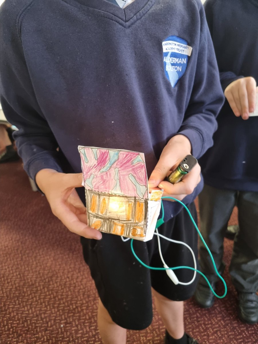 ABCPschool's tweet photo. #Class34P have created electrical lamps using our knowledge of circuits! #ABDT https://t.co/ny6hJvLmOo
