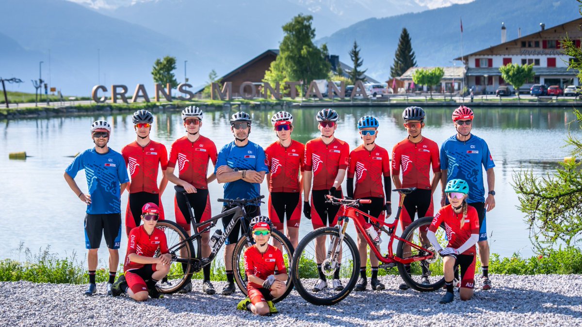 Le cyclisme valaisan mise sur la #relève ! Un centre de performance et une académie voient le jour, préparant les jeunes talents pour les Mondiaux 2025.  📣

👉 Pour en savoir plus : urlz.fr/mdwr

#Valais2025 #ShapingtheFutureofMTB #Valais #Wallis #MTB