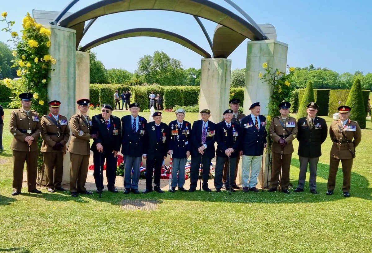 3rdUKDivision's tweet photo. Yesterday Maj Gen Martin and team from @3rdUKDivision along with our allies remembered the immense sacrifices made by all during the DDay landings. #TheIronDivision #DDay https://t.co/VgfoIEPith
