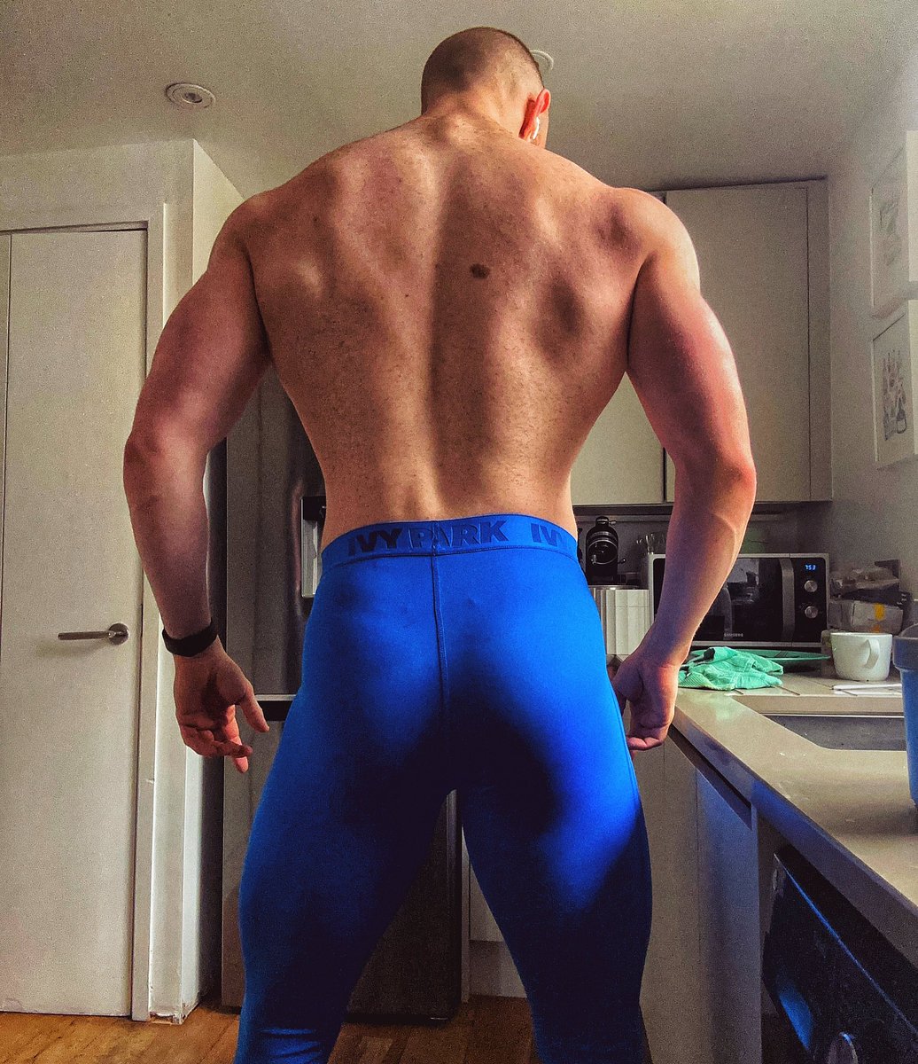 gingerpup91's tweet photo. The back to waist ratio is coming in hot now 💪✨ #muscle #bodybuilding #musclegrowth #prep #flex #compprep #prepfiles https://t.co/t3Lleb1vRW
