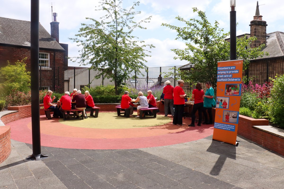 We've been busy celebrating the work of our brilliant Trust and Charity volunteers this week with events across Sheffield! 

Delicious food was enjoyed in the Podium Garden at Sheffield Children's and in the Mercure Hotel where lots of people who volunteer socialised together.