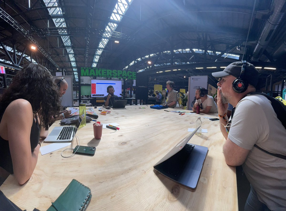 “Beyond the Feediverse: Peer to Peer Social Media and Circular Economy Networks” with Offray Luna

🔗 Read More
re-publica.com/de/session/bey…

#republica23 #wearegig #10xgig #cash #rp23