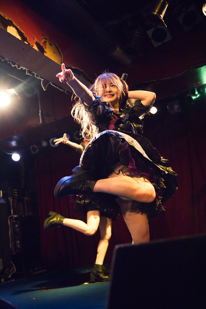tw_kenken57's tweet photo. 20230430 パピ♡ライブ
CHELSEA HOTEL
\\ パピロジェ// ブルー担当
Shionちゃん
@rosier_shion
#Shion #しおん
#papirosier #パピロジェ
#福岡 https://t.co/ZxtP4QzDWS