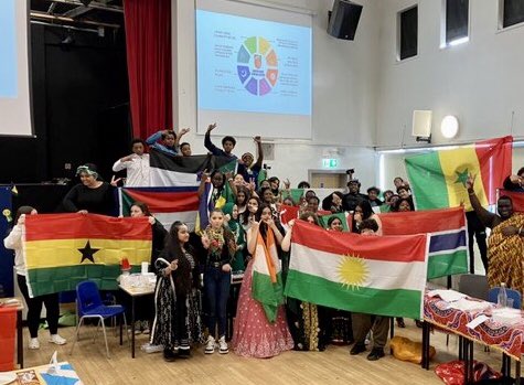 LHS_SfL's tweet photo. Peely-wally Scotsman visibly perked up by fabulous World Fair celebrating our brilliantly diverse school community. Am now full of food from all over the world and covered in henna! Thanks to the brilliant @MrKwakuAdjei for organising with the support of our fabulous pupils!🌏 https://t.co/hwy8Q0H4dB