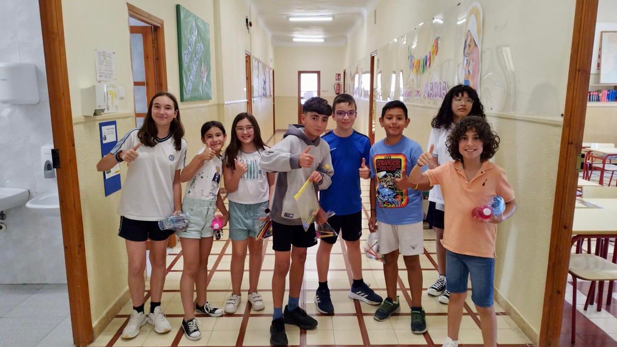MilagrosaTotana's tweet image. 🇬🇧 Concluye la convocatoria de Exámenes Cambridge 2023 en la que medio centenar de candidatos han realizado las pruebas para certificar su nivel de inglés.
#cambridgeenglishassessment #younglearners @BEDAspain @MurciaBeda #englishforlife #colegioshhcc #lamilagrosatucolegio