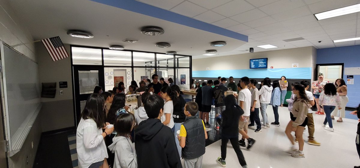 SevimWhitaker's tweet photo. EL Secondary Camp students use social language in describing taste and texture during our cafe time for language socialization and development. #mcslearns #mcsELcamp https://t.co/8qth6clrHa
