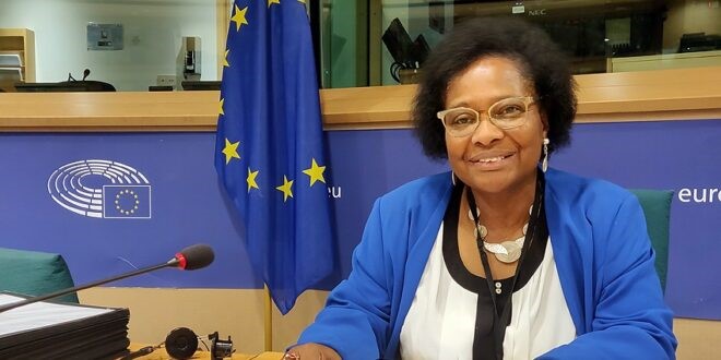 iKNOW_Politics's tweet photo. 🗨️“Women can play a big role because women are usually peacemaker”- Pierrette Herzberger-Fofana, Member of the EU Parliament @MEP_PHF #WomenInPolitics
Watch the #WPLSummit live via⬇️ https://t.co/W13eBjTT80 https://t.co/mCfIW7ZyOS