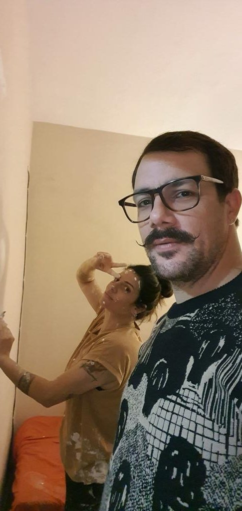 FrancoMena5's tweet photo. La que no tiene pinta Rena  T. Colorimetreando su propia cara https://t.co/Kjlzd9JrMv