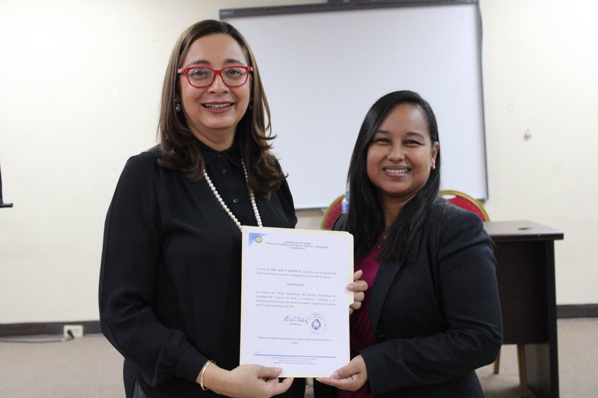 Honor de regresar a mi alma mater, <a href="/U_depanama/">UniversidaddePanamá</a> , por invitación del Programa de Renovación de la Facultad de Ciencias Naturales, Exactas y Tecnología para dictar la conferencia “El liderazgo y su importancia en la formación de científicos globales”. <a href="/stri_panama/">Smithsonian Panama</a>