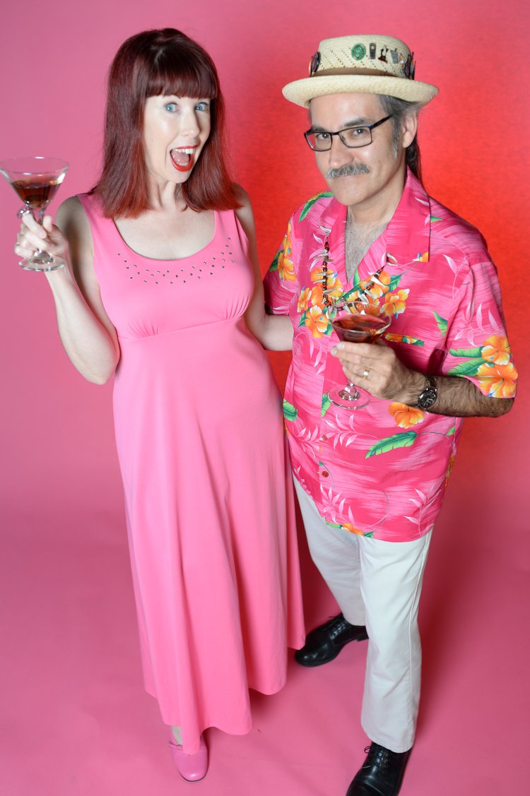 #SponsorSpotlight : Velveteen Lounge! Kitch! Cocktails! Zany Recipes! Excentric Relatives! The Velveteen Lounge has it all!

velveteenloungekitsch-en.com  @VelveteenLoungeKitschen