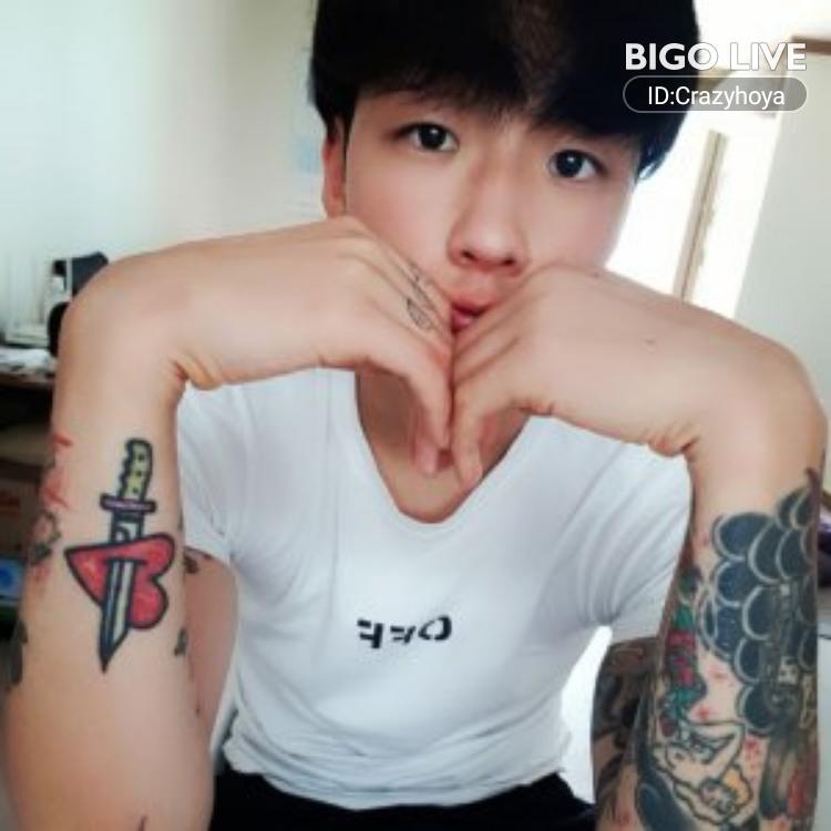 BeeeBlock's tweet image. Venha assistir a livestream do🐧𝕽𝖔𝖆🐧 no #BIGOLIVE e faça novos amigos! slink.bigovideo.tv/Tmc2da