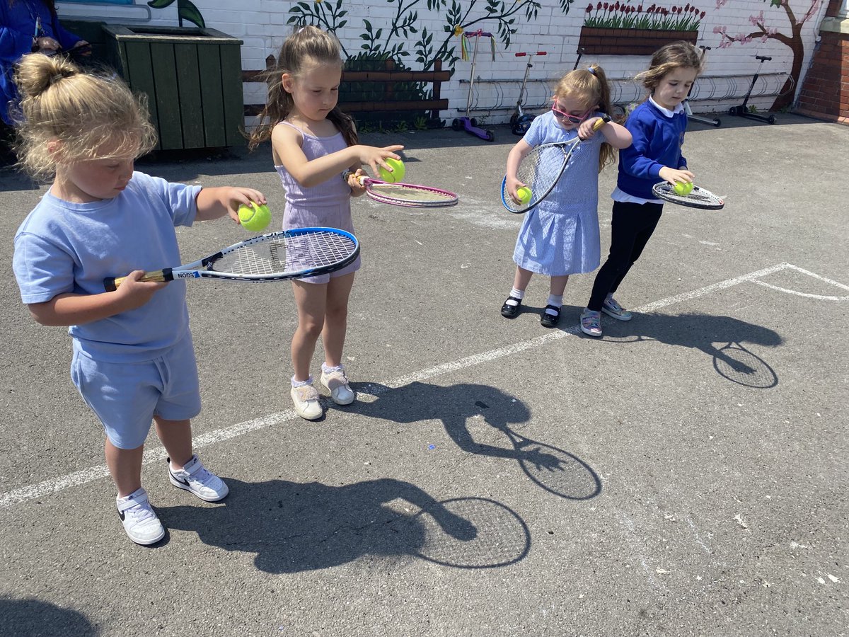 #Hywen #TennisPro #HealthandWellbeing we have had an awesome tennis lesson developing or skills and enjoyment.