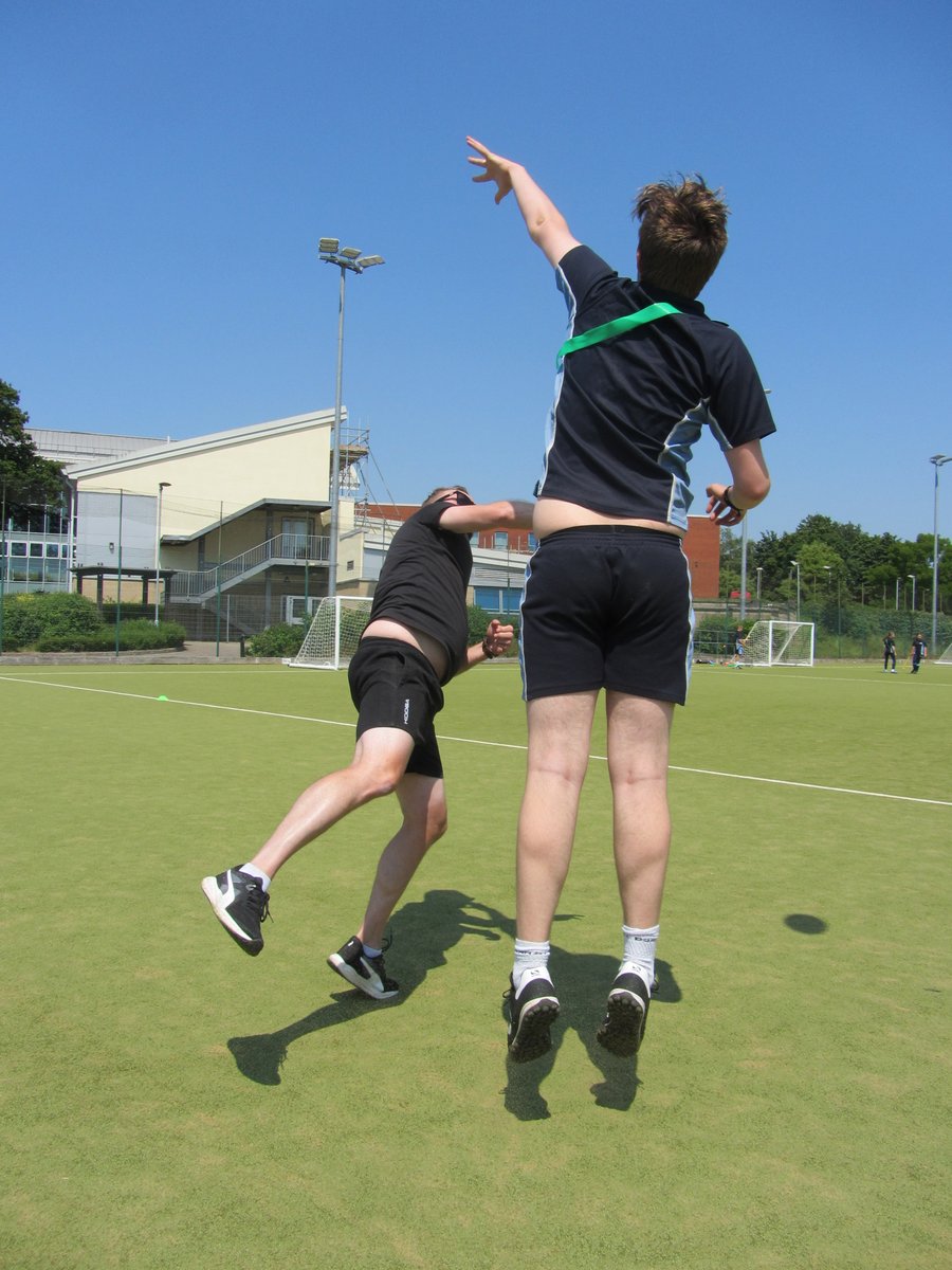 Electives! Extreme Frisbee! The goal is to get it down to the opponents end. This is very much an up and coming sport and there are teams in Exeter. There maybe some future champions here! 🥏🥏#workhardbekind