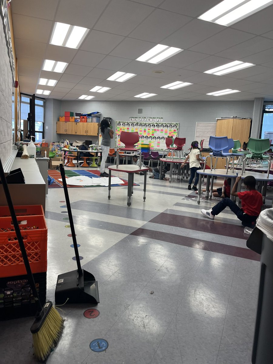 Great time during our site visit at Edward T Steel elementary school learning about their STEP program and how Community Building Circle can positively impact student and family engagement #kckps <a href="/IELconnects/">Institute for Educational Leadership</a> <a href="/kckschools/">Kansas City, Kansas Public Schools</a> #Philadelphia #FamilyEngagement #SocialEmotionalLearning